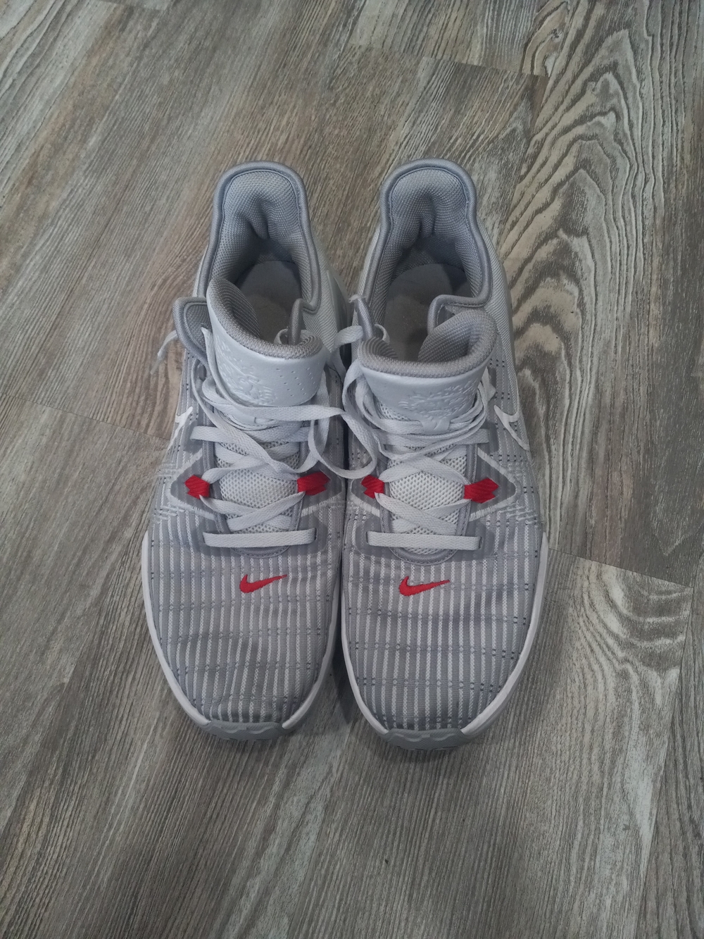 Nike Light Gray and Red Men's Performance Sneakers